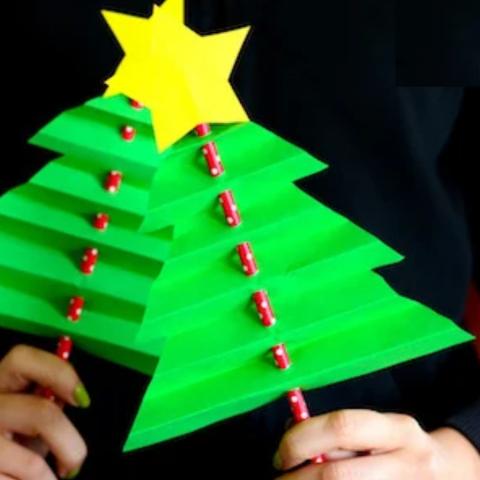 Image of straw Christmas tree
