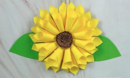 Image of sunflower wreath made from paper