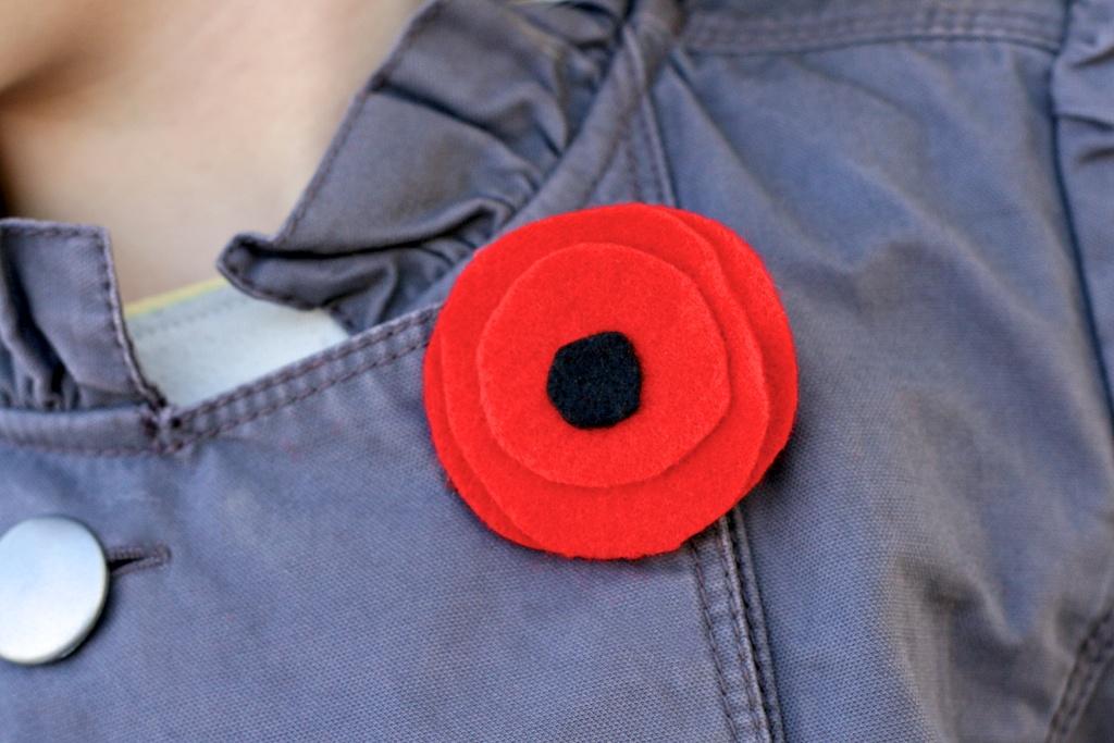 Image of felt poppy pin